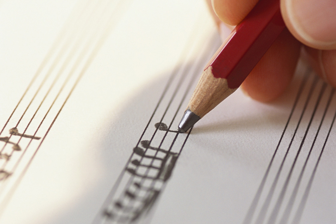 Conheça o cientista e compositor japonês usa dados climáticos para compor música